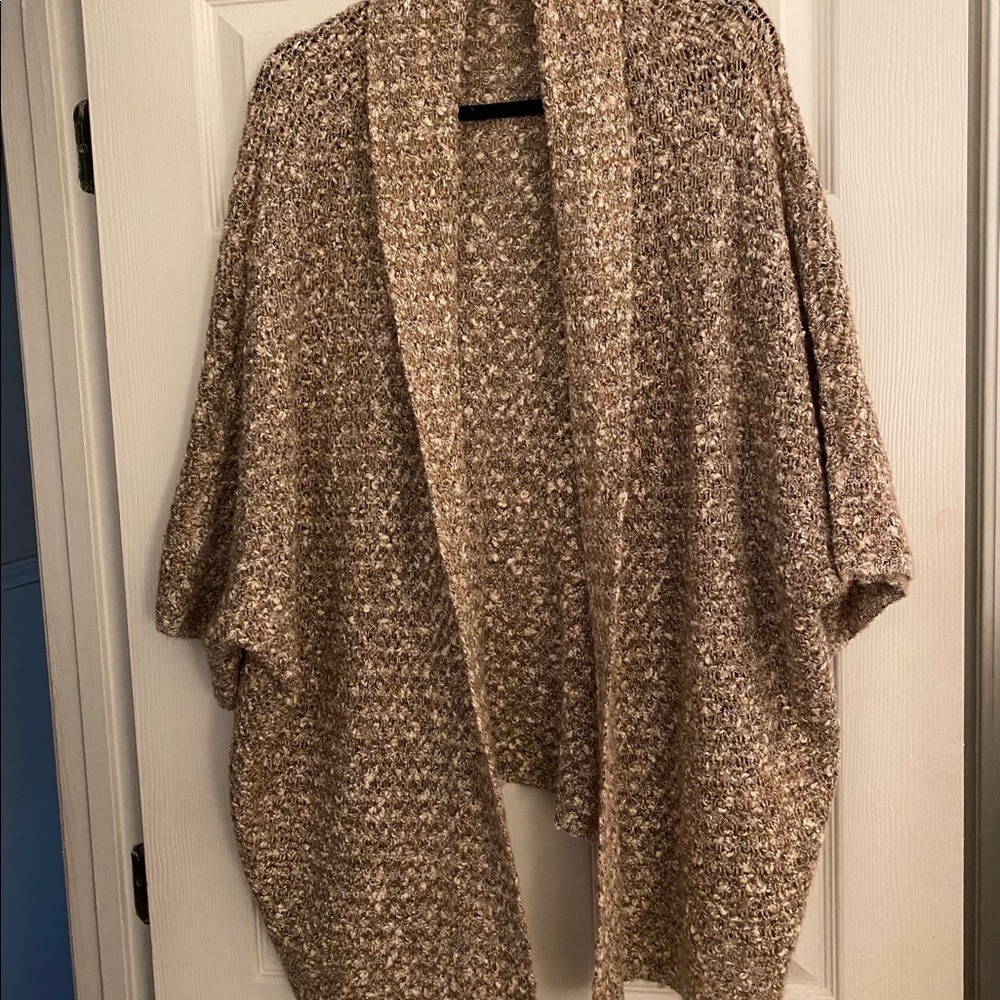 Short sleeve sweater overpiece